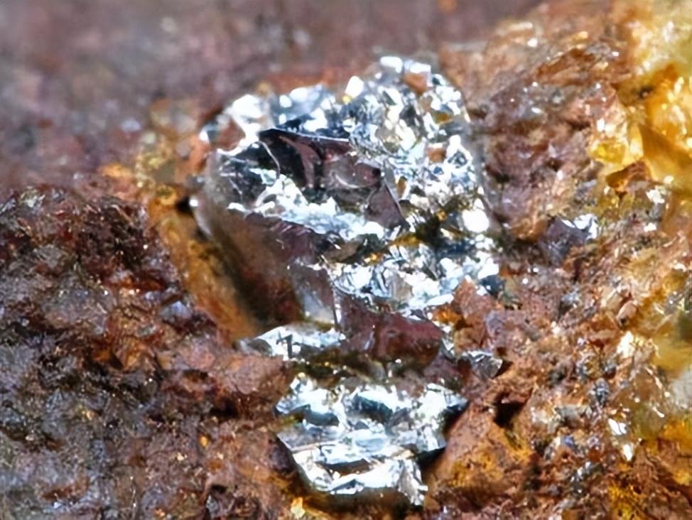 “How Is Platinum Mined and What Are Its Most Valuable Uses Today?” global metal recycling-图片4